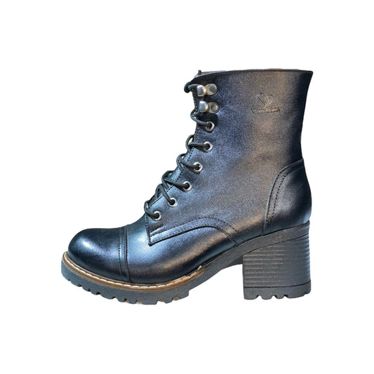 BOTA DE CUERO NEGRO CON PASADORES - TACO 5